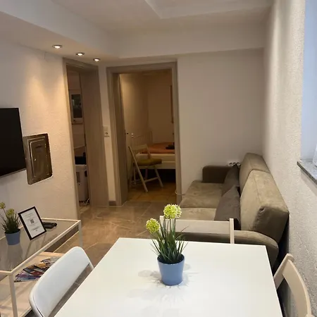 Moderne Einliegerwohnung Amara - Am Bodensee Apartment *